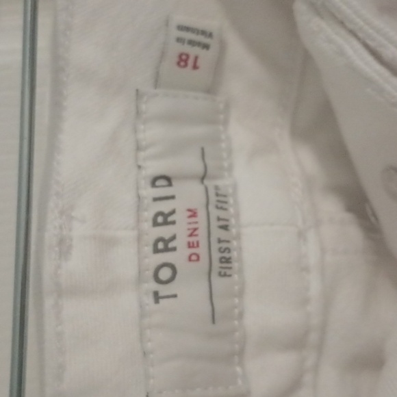Torrid White Distressed Jeggings - Picture 3 of 9